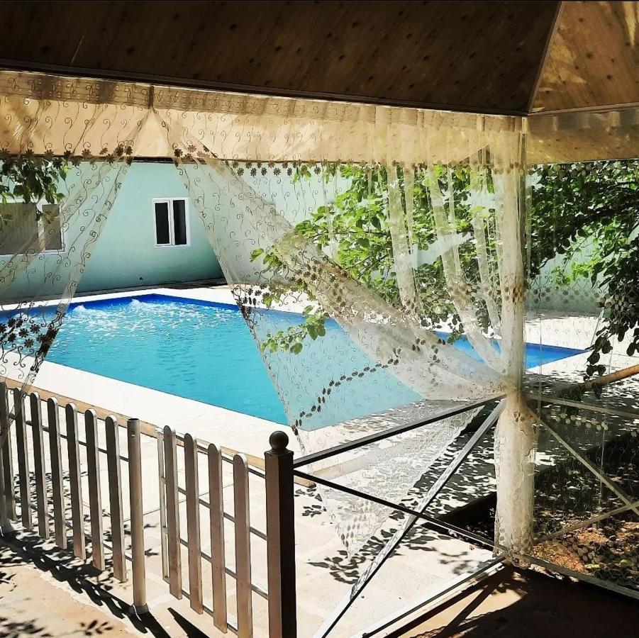 Family Holiday Home. 구사르 외부 사진