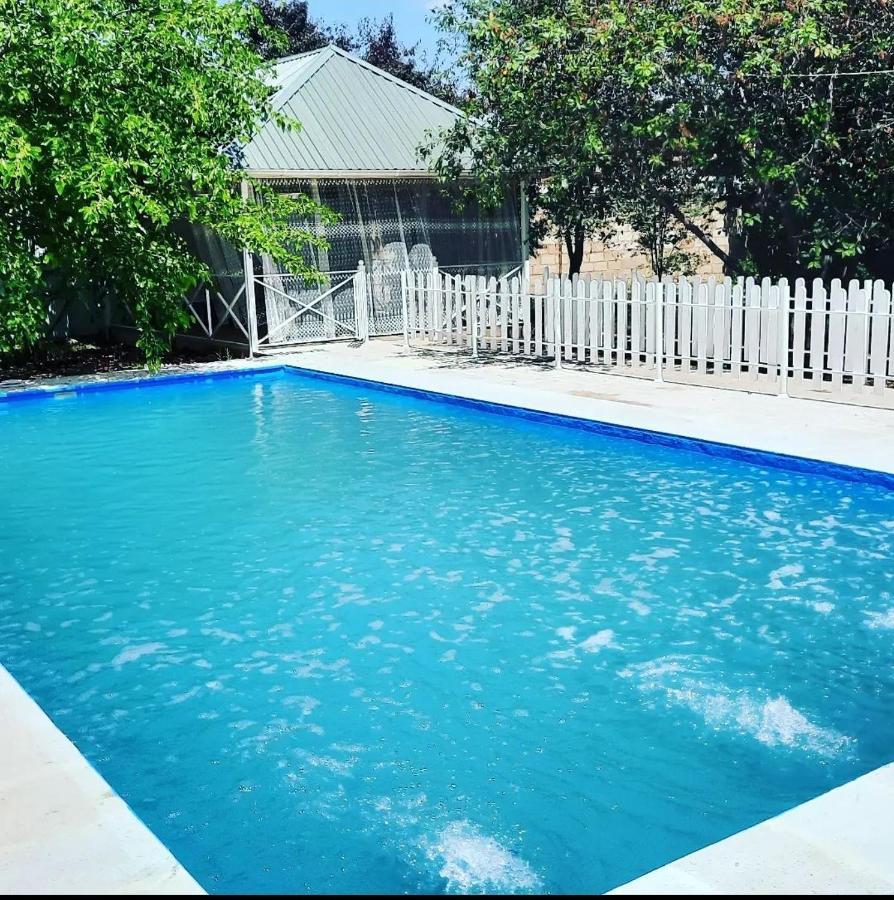 Family Holiday Home. 구사르 외부 사진