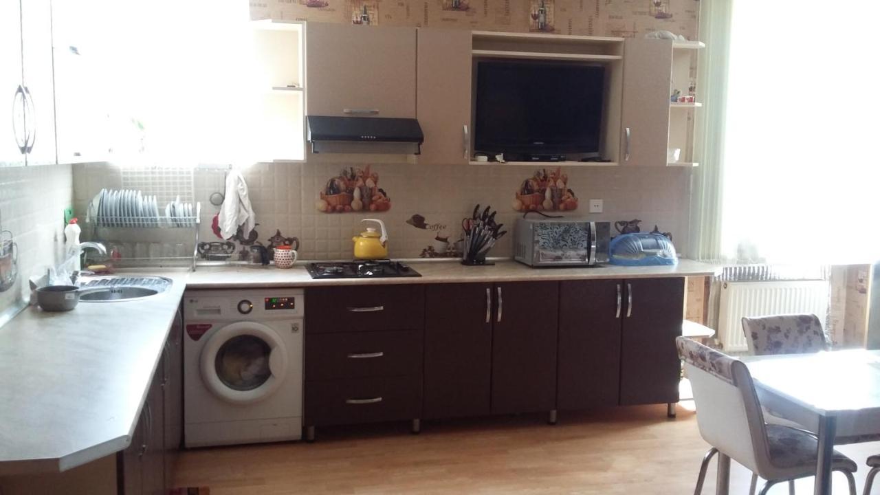 Family Holiday Home. 구사르 외부 사진